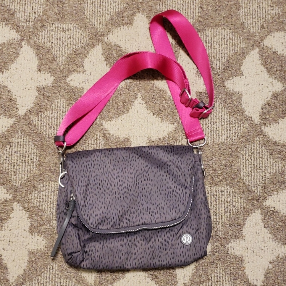 Lululemon purse